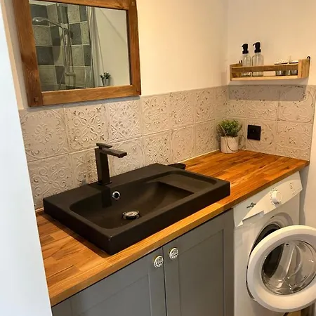 Dans - Jardin Privatif . * La Seyne-sur-Mer