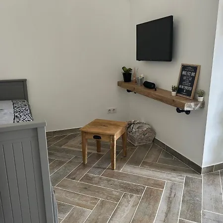Apartment Dans - Jardin Privatif . *